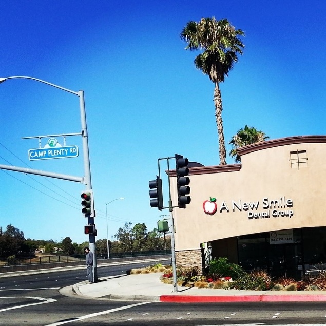 Exterior of A New Smile Dental Canyon Country dental office building